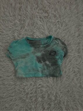 SHEIN Aqua Teal and Gray Tie-Dye Crop Top with Planet Graphic